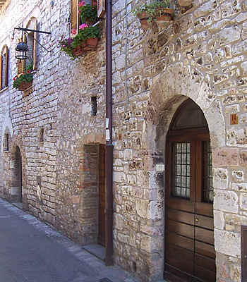 Appartamenti-ville in affitto in Assisi Basilica di Santa Chiara - Comune Vecchio