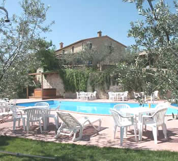 Farm Home 3 stelle in Gualdo Cattaneo Campagna umbra - La Casella
