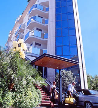 Hotel 4 stelle in Jesolo Faro - Piazza Marina - Byron Bellavista