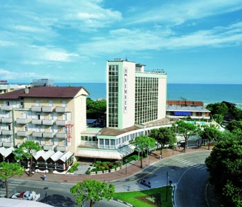 Hotel 3 stelle in Jesolo Faro - Piazza Marina - Garden