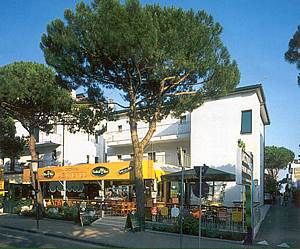 Residence  in Jesolo Piazza Brescia - Piazza Manzoni - Villa Pineta