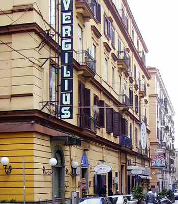 Bed and breakfast  in Napoli Stazione Centrale - BB Napoli Centrale