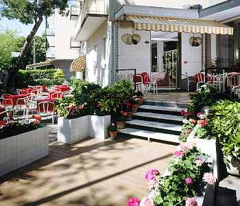 Hotel 2 stelle in Riccione Alba - Montebello