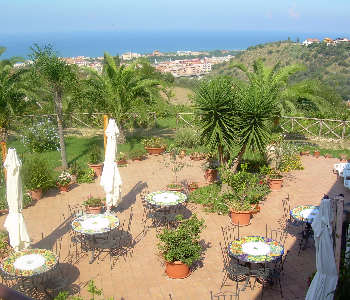 Farm Home 3 stelle in Sant'Agata di Militello Costa siciliana orientale - Villa Luca