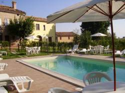 Hotel 3 stelle in Sarnano Terme delle Marche - Agriturismo L'Olmo di Casigliano