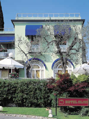 Hotel 4 stelle in Sirmione Centro - Via Catullo - Olivi