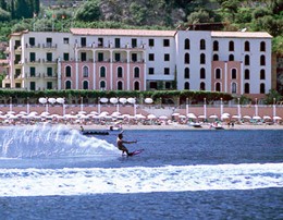 Hotel 4 stelle in Taormina Capo Taormina - Mazzar� - Lido M�diterran�e