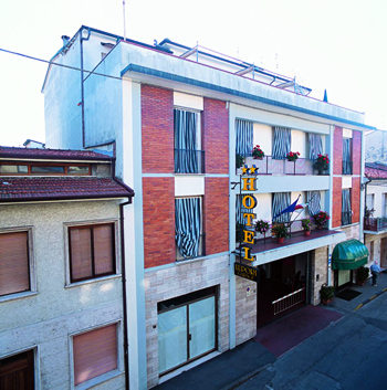 Hotel 2 stelle in Viareggio Darsena - Lupori