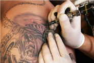 tatoo sulla pelle per coprire una cicatrice